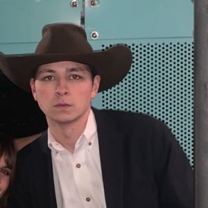 Meet your Posher, Elias